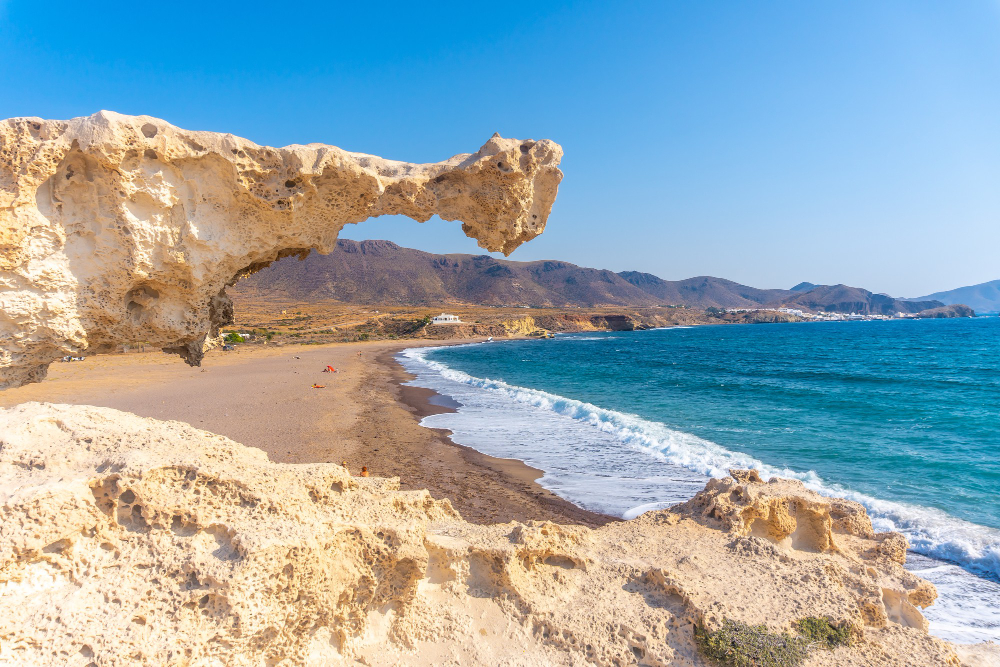playas cristalinas en andalucía